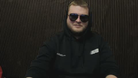 Snapshot of moneycumshot chatting on March 6, 8:27 pm Alex online show from March 6, 8:27 pm