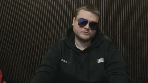 Snapshot of moneycumshot chatting on March 13, 6:58 pm Alex online show from March 13, 6:58 pm