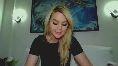 Snapshot of moni_ chatting on September 29, 3:22 am Monica online show from September 29, 3:22 am