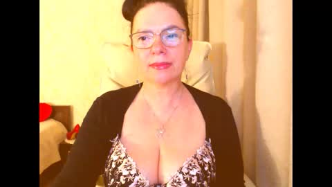 monica online show from June 2, 9:22 am