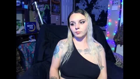 Monica online show from December 17, 6:53 pm