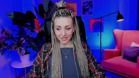 monicariley online show from May 4, 9:16 am