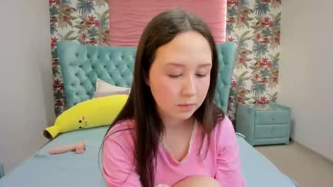 Monica online show from November 27, 3:58 pm