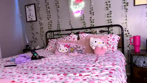 Snapshot of monicav21 chatting on December 26, 10:09 pm Monica online show from December 26, 10:09 pm