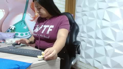 Snapshot of monickhotpri chatting on May 23, 5:45 am monickhotpri online show from May 23, 5:45 am