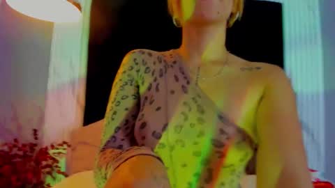 Snapshot of monik_fox_cr chatting on September 12, 9:37 pm MONIK FOX online show from September 12, 9:37 pm