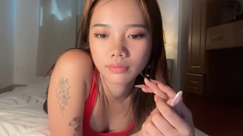 Snapshot of monikaisay chatting on January 19, 5:22 am isay online show from January 19, 5:22 am