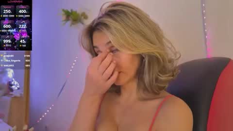 Snapshot of monikate_ chatting on November 24, 5:07 am Himy name Kateim pvt model with hairy pussy online show from November 24, 5:07 am