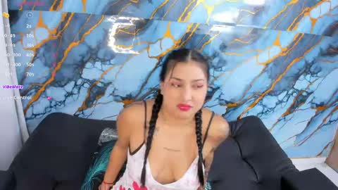 monikk__harrison online show from April 24, 12:18 pm