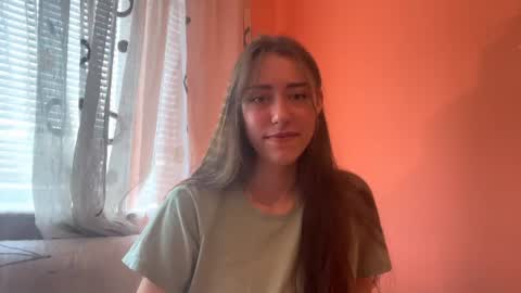Snapshot of moniquebillinghurst chatting on June 19, 4:28 am Rose online show from June 19, 4:28 am