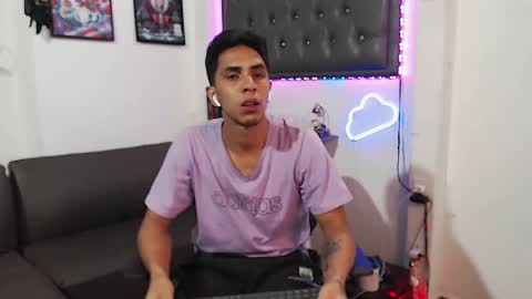 Snapshot of monkey_uchiha77 chatting on February 7, 12:50 pm simon dice online show from February 7, 12:50 pm