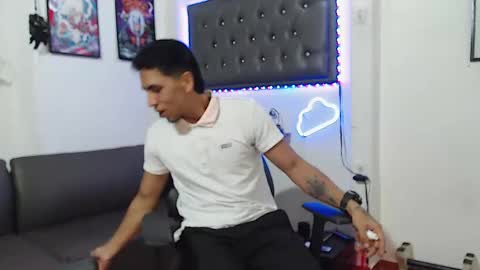 Snapshot of monkey_uchiha77 chatting on February 12, 12:44 pm simon dice online show from February 12, 12:44 pm