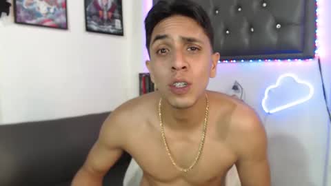 Snapshot of monkey_uchiha77 chatting on March 4, 2:42 pm simon dice online show from March 4, 2:42 pm