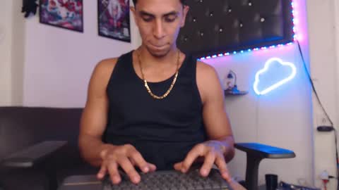 Snapshot of monkey_uchiha77 chatting on March 7, 6:33 pm simon dice online show from March 7, 6:33 pm