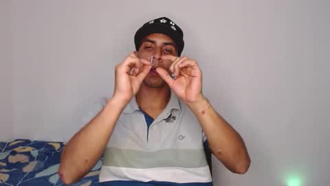 Snapshot of monkey_uchiha77 chatting on November 18, 8:35 pm simon dice online show from November 18, 8:35 pm