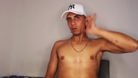 Snapshot of monkey_uchiha77 chatting on December 20, 4:52 am simon dice online show from December 20, 4:52 am