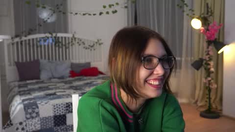 Snapshot of monniewisener chatting on December 2, 2:12 pm Jenny online show from December 2, 2:12 pm