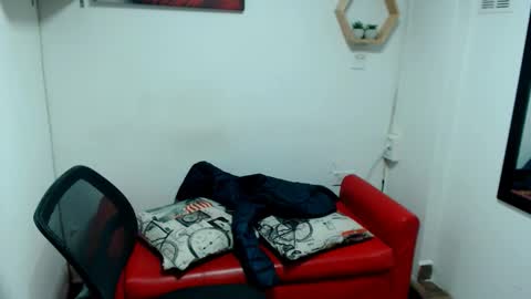 monserrat_diva online show from March 4, 8:15 pm