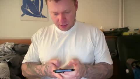 Snapshot of monster_d_ chatting on April 2, 9:07 am Monster D online show from April 2, 9:07 am