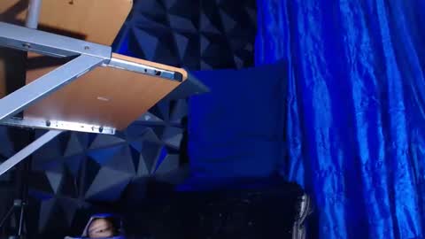 Snapshot of monster_huge_cock chatting on September 17, 2:24 am dorian online show from September 17, 2:24 am