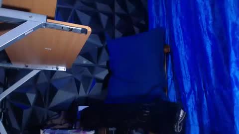 Snapshot of monster_huge_cock chatting on October 10, 4:44 am dorian online show from October 10, 4:44 am