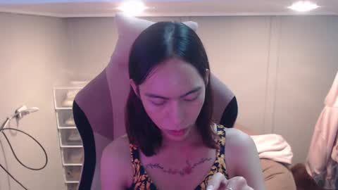 Snapshot of monstercockselfsuck chatting on January 10, 12:15 pm ELYSE A SIMPLE GIRL online show from January 10, 12:15 pm