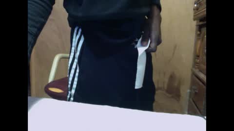 Snapshot of montydxxx2 chatting on December 7, 10:56 am montydxxx2 online show from December 7, 10:56 am