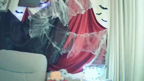 Snapshot of moodiemira chatting on October 29, 8:21 pm moodiemira online show from October 29, 8:21 pm