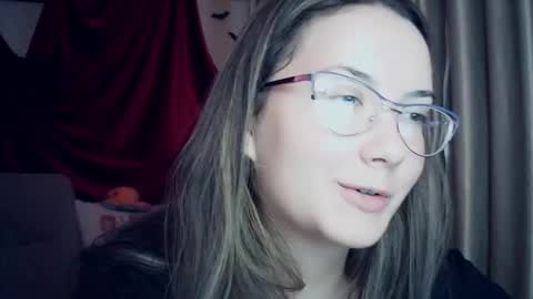 Snapshot of moodiemira chatting on November 12, 7:03 pm moodiemira online show from November 12, 7:03 pm