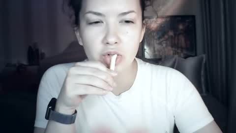 Snapshot of moodiemira chatting on June 13, 5:44 pm moodiemira online show from June 13, 5:44 pm