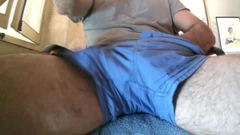 Snapshot of moofmouth chatting on February 7, 8:51 am Moof online show from February 7, 8:51 am