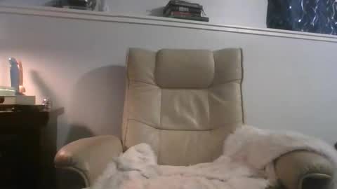 Snapshot of moomoobutt chatting on October 3, 12:51 am MooMooDizzy online show from October 3, 12:51 am