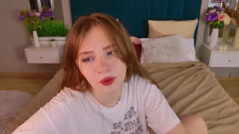 Moon  Bunny online show from December 4, 5:32 pm