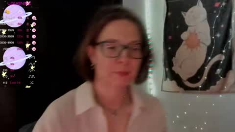 Snapshot of moon__girl chatting on June 22, 6:16 pm Roxy online show from June 22, 6:16 pm