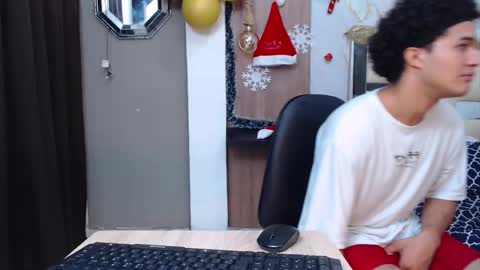 Snapshot of moon_and_fire_ chatting on November 21, 2:54 am moon_and_fire_ online show from November 21, 2:54 am