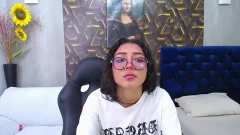 moon_and_fire_ online show from February 6, 5:01 am