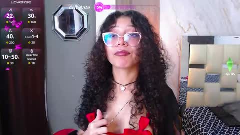 Snapshot of moon_and_fire_ chatting on May 23, 7:02 am moon_and_fire_ online show from May 23, 7:02 am