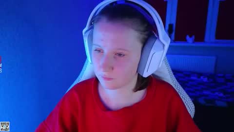 Lola online show from October 14, 3:35 pm