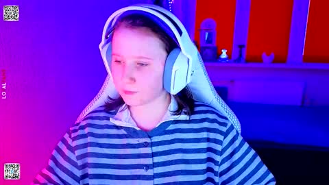 Lola online show from January 14, 1:50 pm