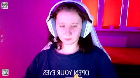 Lola online show from February 6, 9:01 am