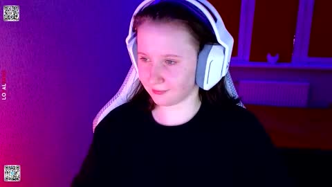 Lola online show from February 9, 3:49 pm