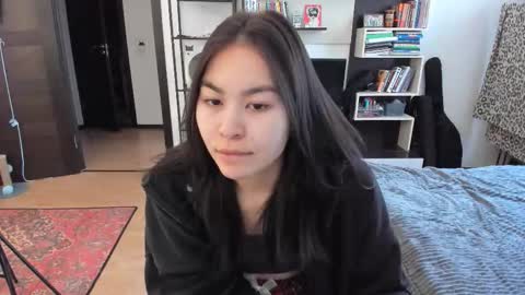 Snapshot of moon_bloom chatting on February 25, 11:31 am Zoe online show from February 25, 11:31 am