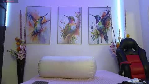 Moon online show from January 8, 7:27 pm