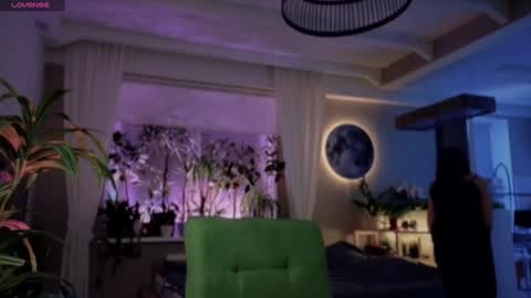 Luna  online show from December 4, 10:35 am