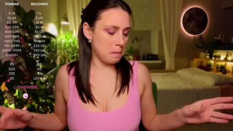 Luna  online show from January 19, 2:38 pm