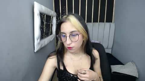 MOON SHUT online show from March 17, 12:30 pm