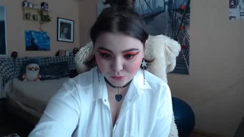 Keira online show from March 15, 10:10 am