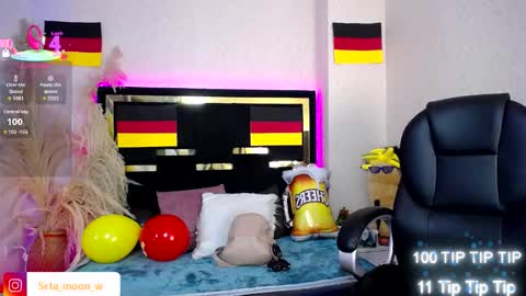 Snapshot of moon_water__ chatting on September 22, 11:34 am Moon Water online show from September 22, 11:34 am