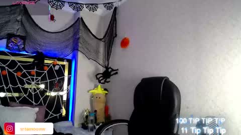 Snapshot of moon_water__ chatting on November 6, 10:16 am Moon Water online show from November 6, 10:16 am