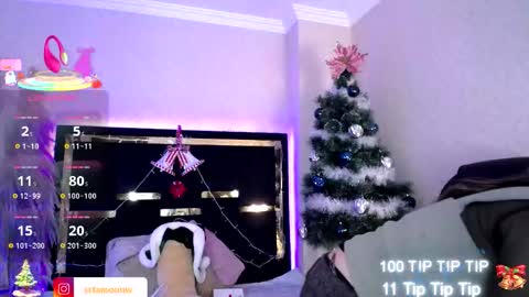 Snapshot of moon_water__ chatting on November 24, 10:26 am Moon Water online show from November 24, 10:26 am